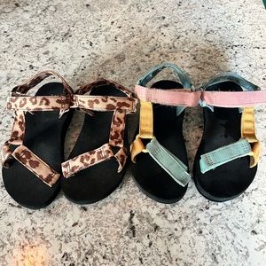 GAP teva look-alike sandals
